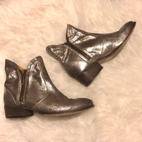 Seychelles Metallic Silver Distressed Ankle Boots - Picture 4 of 10